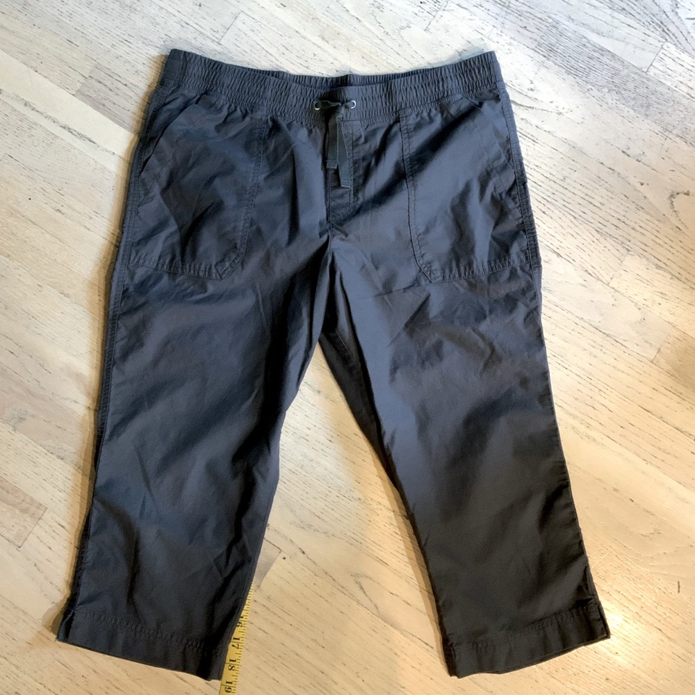 Eddie Bauer crop/capri pull on twill pants. Sz 14